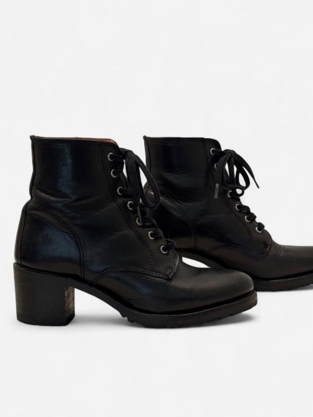 Size 7.5 Frye Sabrina 6G Lace Up Boots Black Women’s Ankle Boots